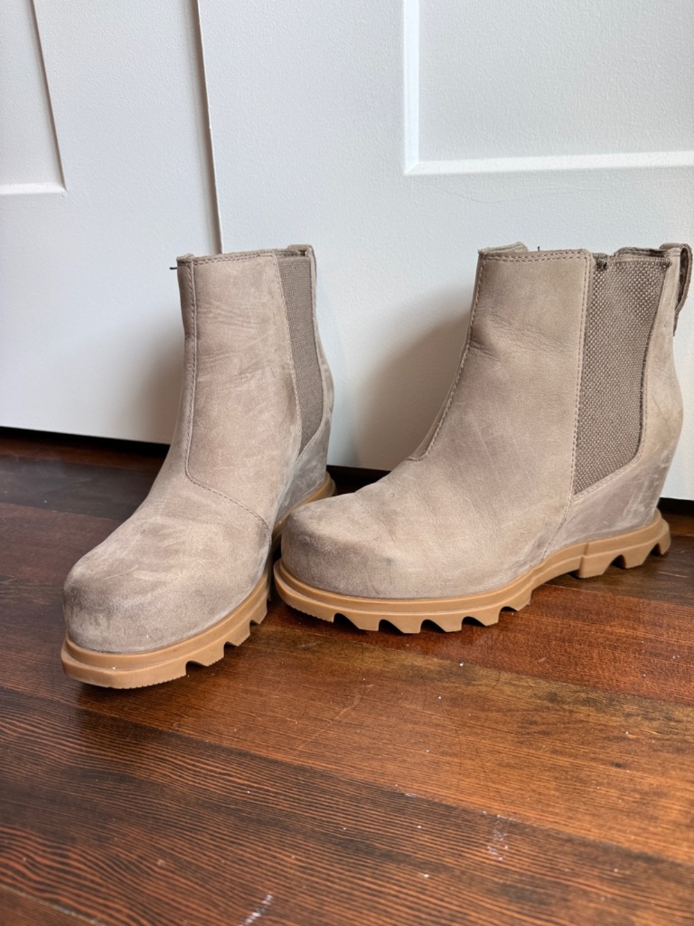 Sorel Joan of arctic wedge Chelsea boots